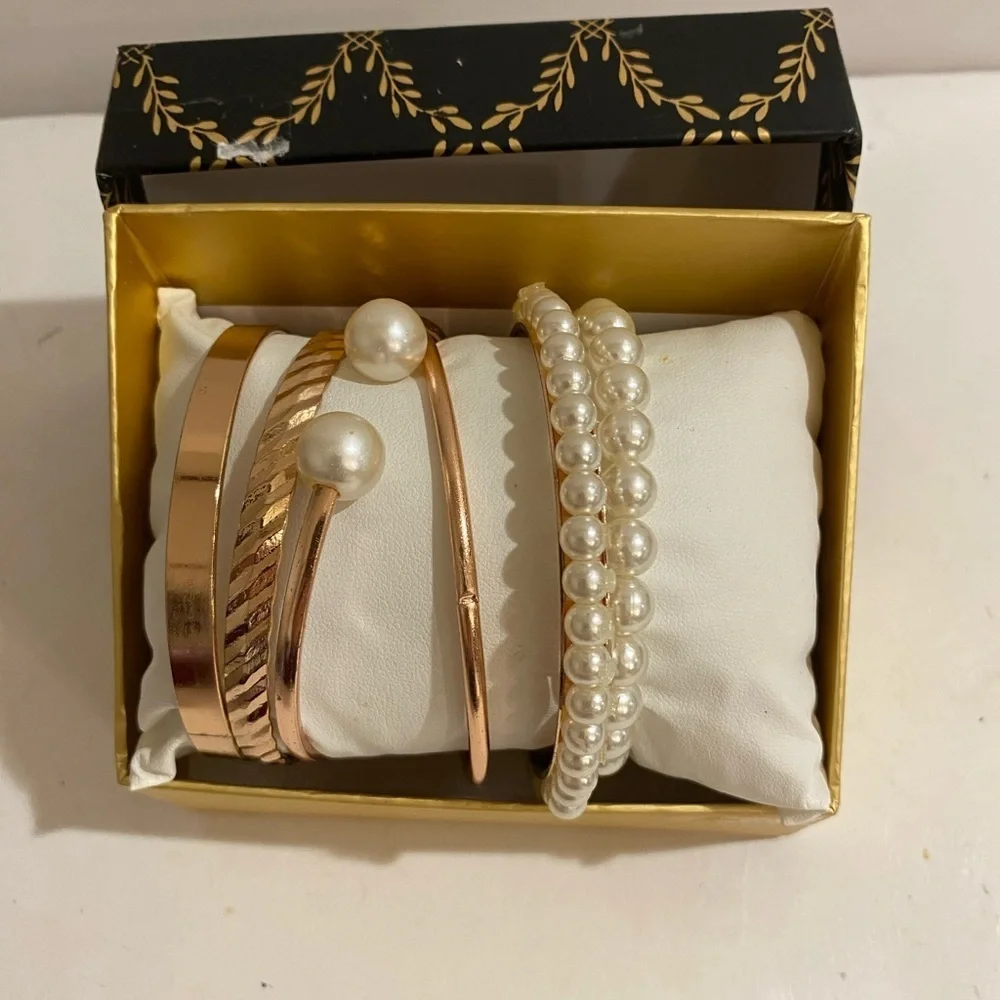 Elegant Pearl and Gold Bracelet Set (6) Bracelets (PF)